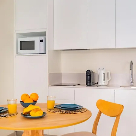 Apartment Lapa Getaway With Swimming Pool Lisbon
