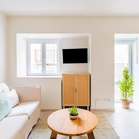 Apartament Lapa Getaway With Swimming Pool