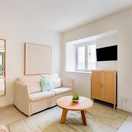 Lapa Getaway With Swimming Pool Lisbona