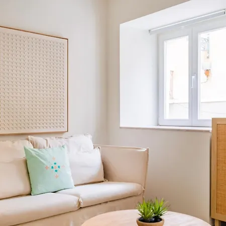 Appartamento Lapa Getaway With Swimming Pool Lisbona