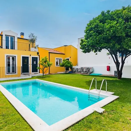 Lapa Getaway With Swimming Pool Appartamento Lisbona